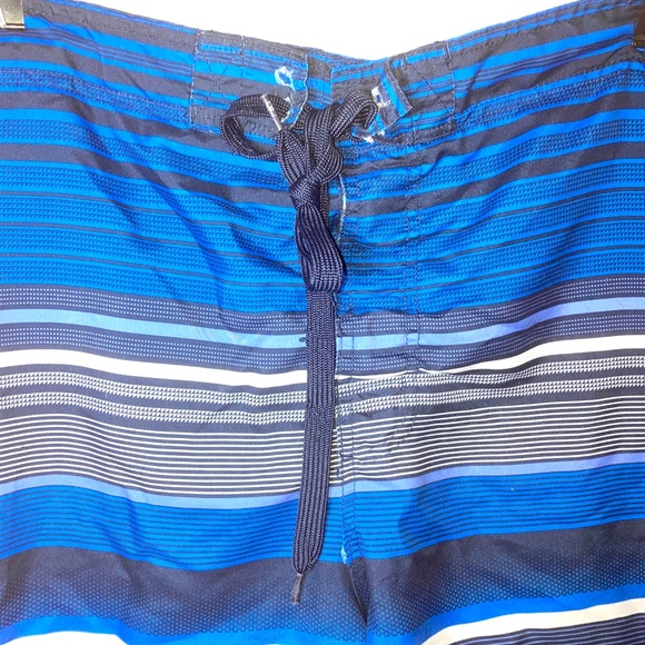 Ocean Pacific 2XL Men’s Swim Shorts Dark Navy/Bright Blue Velcro Drawstring - Picture 2 of 15